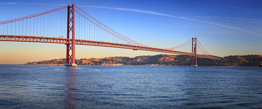 The Ponte 25 de Abril Bridge