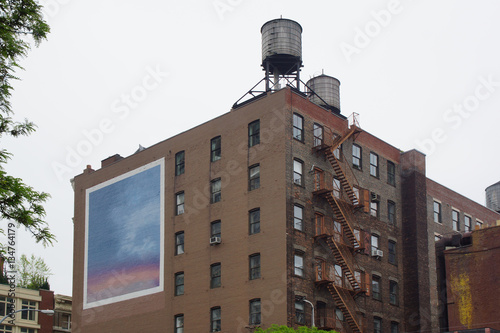 "Wassertanks in New York" Stockfotos und lizenzfreie