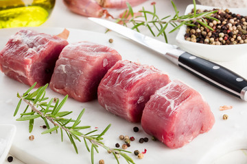 Schweinefilet medaillons (roh)