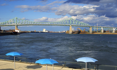 Porto di Montreal, fiume San lorenzo, Canada