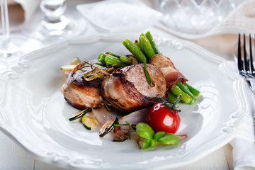 Schweinefilet in speckmantel (gourmet gericht)