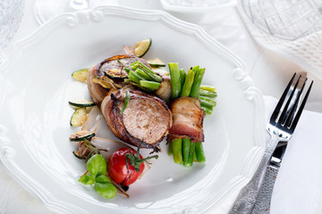 Schweinefilet in speckmantel (gourmet gericht)