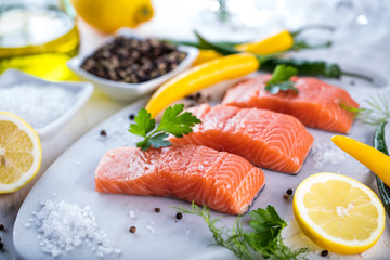Frische bio Lachsfilet gericht