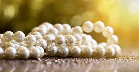 White pearls - website banner of Valentines day gift for woman