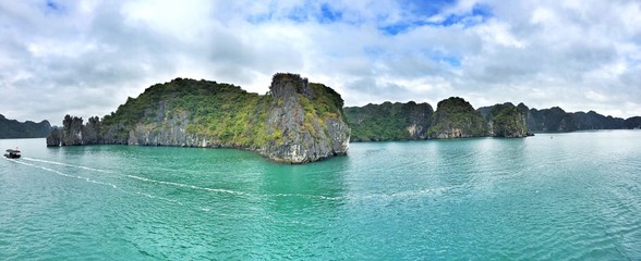 halong bay panorama