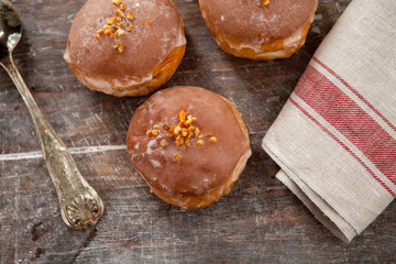 Pączki z lukrem