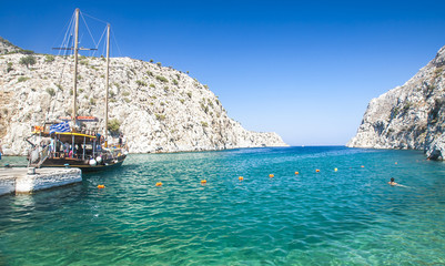 Bucht mit Boot am Meer