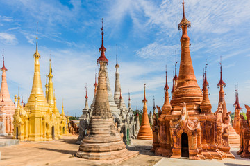 Fototapeta premium stupas of the Shwe Inn Dein Pagoda at Inle Lake Shan state in Myanmar