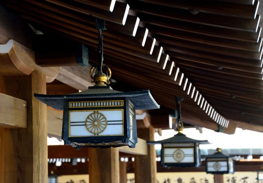 日本の神社の灯篭