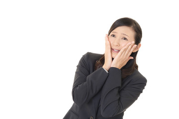 困惑した表情の女性