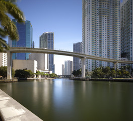 Fototapeta premium Miami River and surrounding buildings