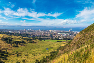 Obraz premium Edinburgh from Arthur's Seat
