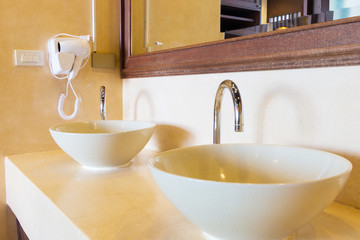twin washbasin