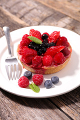 berry tart