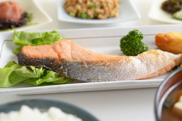 美味しそうな和風定食