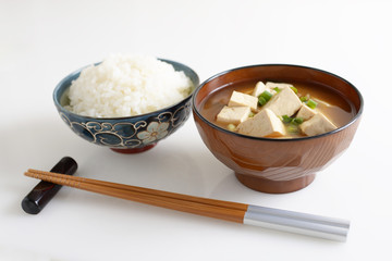 美味しそうな味噌汁とご飯