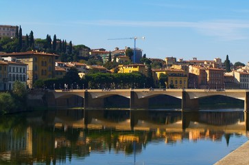 Obraz premium Fot. Konrad Filip Komarnicki / EAST NEWS Wlochy 09.07.2010 Most na rzece Arno we Florencji.