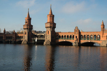 Fototapeta na wymiar Oberbaumbrucke bridge, Berlin