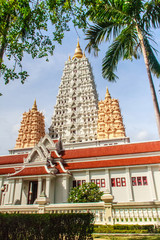 Obraz premium Beautiful White Buddhagaya Pagoda in Wat Yannasang Wararam Buddhist Temple at Pattaya city, Chonburi province, Thailand