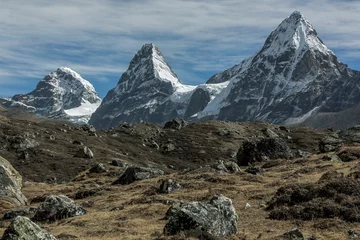 Papier Peint photo Cho Oyu Nirekha (6169 m), Kangchung (6062 m), and Chola (6069 m) in the area of Cho Oyu - Gokyo region, Nepal, Himalayas