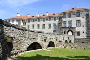 Fototapeta premium Architecture from Nelahozeves chateau and blue sky