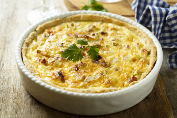 Savory pie with ham, leek and kohlrabi