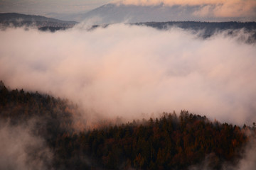 Polish mountains at sunset. Fot. Konrad Filip Komarnicki / EAST NEWS Krynica - Zdroj 11.12.2015 Popoludniowy widok z Jaworzyny Krynickiej.