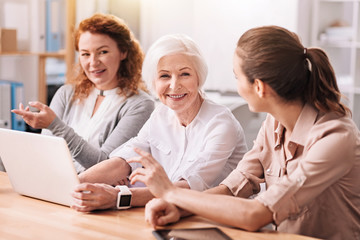 Active smart coworkers cooperating in the office