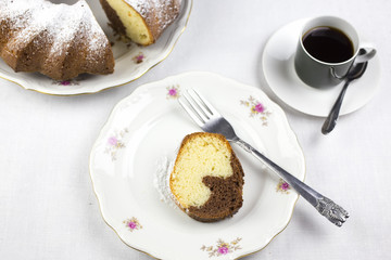 Marble cake and coffee
