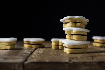 Leckere Hochzeitskekse mit Schoko und Fondant