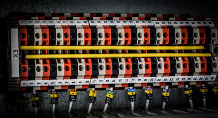 Wires and modules of the automatic control system.
