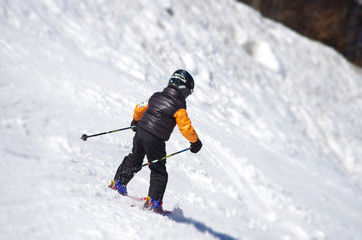 Fototapeta na wymiar ski de piste - enfant 