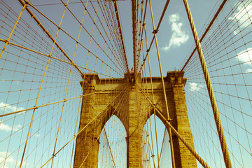 Obraz premium Brooklyn bridge and cable with sky in old vintage style, New York
