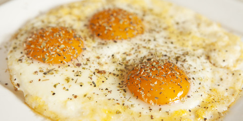 œuf sur au plat omelette