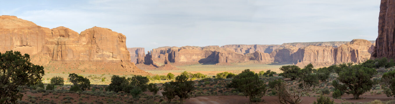 Extreme landscape of Monument Valley in Utah