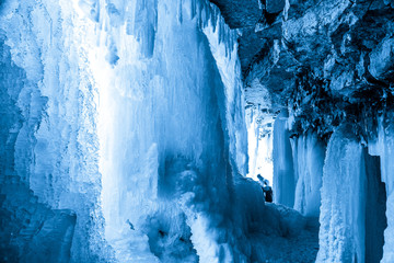 Obraz premium Frozen Estonian waterfall Jagala