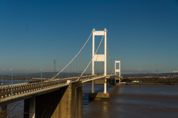 Fototapeta premium Starszy Severn Crossing, wiszący most łączący Walię wi