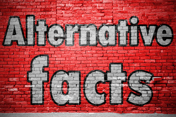 Alternative Facts  Ziegelsteinmauer Graffiti