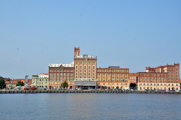 Fototapeta na wymiar building in the port of Kalmar in Sweden