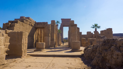 Fototapeta na wymiar ancient temple of Egypt