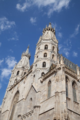 Fototapeta na wymiar View of the gothic St. Stephen's Cathedral on the Stephansplatz, Vienna, Austria