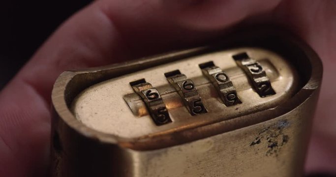 Number combination lock adjusting numbers