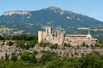 Fototapeta na wymiar abandoned medieval castle in Southern France, Provence