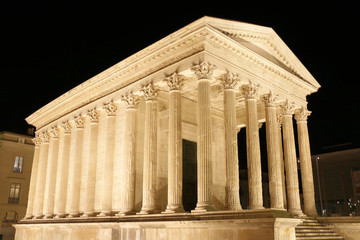 Fototapeta premium Nîmes maison carrée Monument Romain