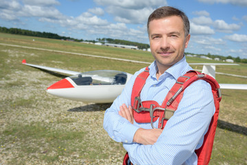 glider posing on site