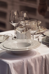  ceramic plates and elegant cups