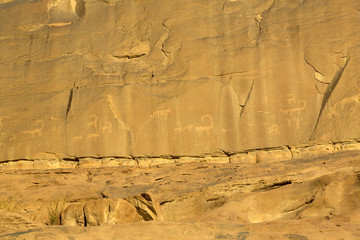 Rock carvings on rocks in the desert of Wadi Rum 