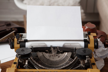 Fototapeta na wymiar paper in typewriter