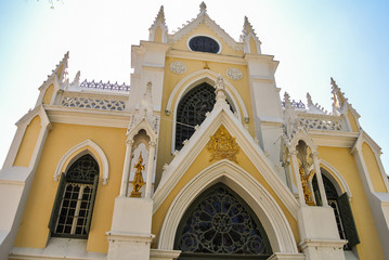 Fototapeta na wymiar Wat Niwet Thammaprawat is a Buddhist temple located Autthaya province Thailand. Remarkable that of a European church, being built in the Gothic Revival style.
