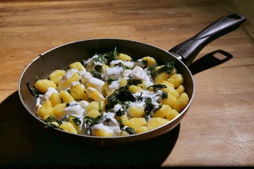 potato gnocchi spinach and cream